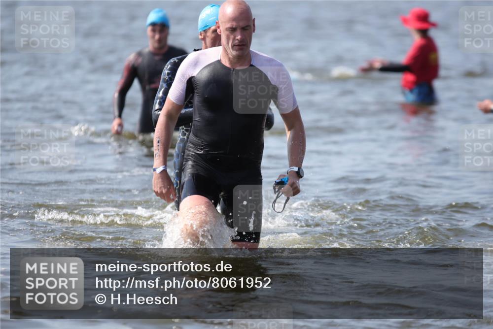 22.06.2025 - Viking Triathlon H.Heesch http://msf.ph/oto/8061952 22.06.2025 10:43:12 Schwimmen 31, 66, 109, 110, 115, 128, 167, 186, 257, 328, 358, 483, 489 meine-sportfotos.de
