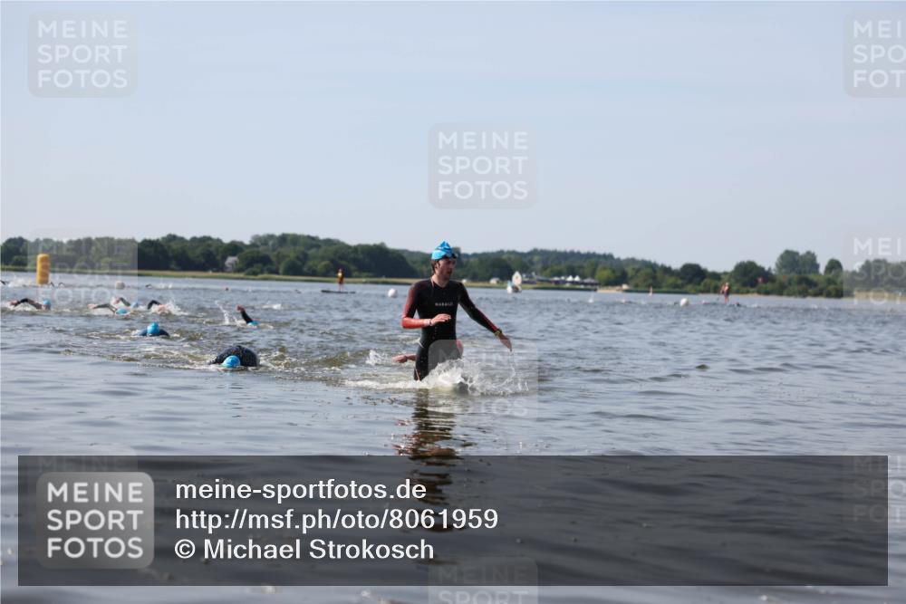 22.06.2025 - Viking Triathlon Michael Strokosch http://msf.ph/oto/8061959 22.06.2025 10:27:24 Schwimmen 272, 286, 611 meine-sportfotos.de