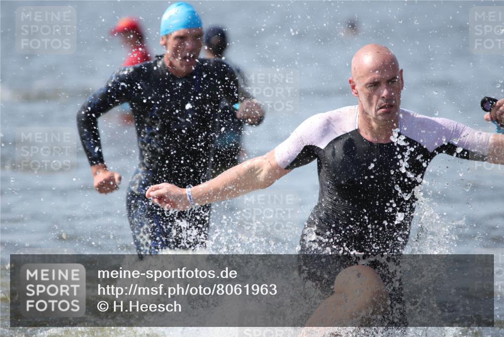 22.06.2025 - Viking Triathlon H.Heesch http://msf.ph/oto/8061963 22.06.2025 10:43:15 Schwimmen 31, 109, 110, 115, 167, 257, 328, 358, 483, 489, 501 meine-sportfotos.de