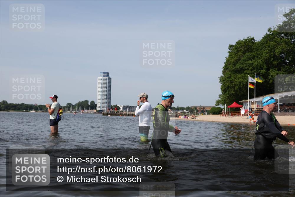 22.06.2025 - Viking Triathlon Michael Strokosch http://msf.ph/oto/8061972 22.06.2025 10:47:41 Schwimmen 23, 71, 84, 183, 261, 285, 452, 606 meine-sportfotos.de
