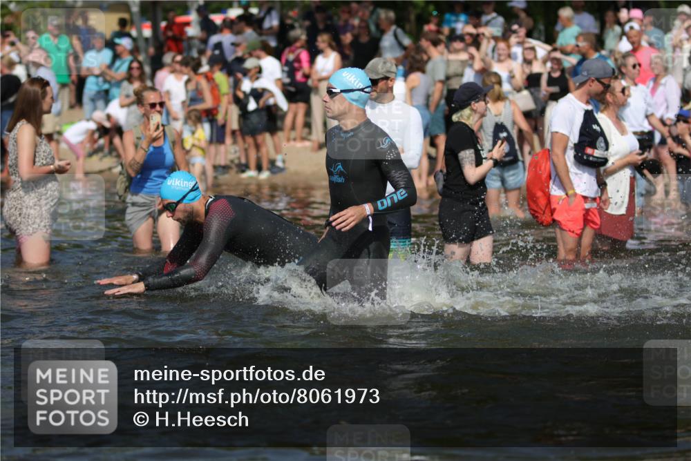 22.06.2025 - Viking Triathlon H.Heesch http://msf.ph/oto/8061973 22.06.2025 10:04:52 Schwimmen 29, 70, 72, 86, 248, 254, 281, 295, 312, 316, 394, 411, 509, 515, 527 meine-sportfotos.de