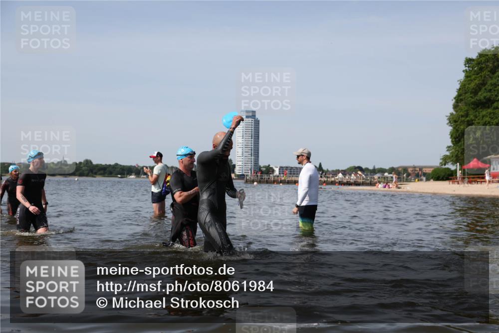 22.06.2025 - Viking Triathlon Michael Strokosch http://msf.ph/oto/8061984 22.06.2025 10:47:45 Schwimmen 71, 84, 183, 190, 223, 261, 285, 452, 606 meine-sportfotos.de