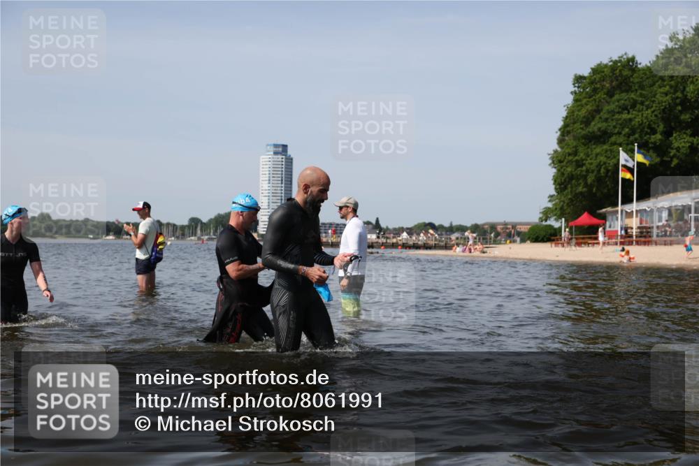 22.06.2025 - Viking Triathlon Michael Strokosch http://msf.ph/oto/8061991 22.06.2025 10:47:45 Schwimmen 71, 84, 183, 190, 223, 261, 285, 452, 606 meine-sportfotos.de
