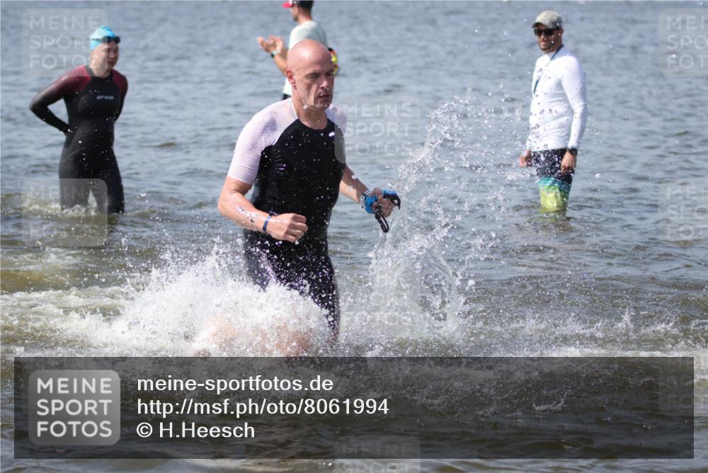22.06.2025 - Viking Triathlon H.Heesch http://msf.ph/oto/8061994 22.06.2025 10:43:17 Schwimmen 31, 109, 110, 115, 167, 257, 328, 358, 483, 489, 501, 620 meine-sportfotos.de