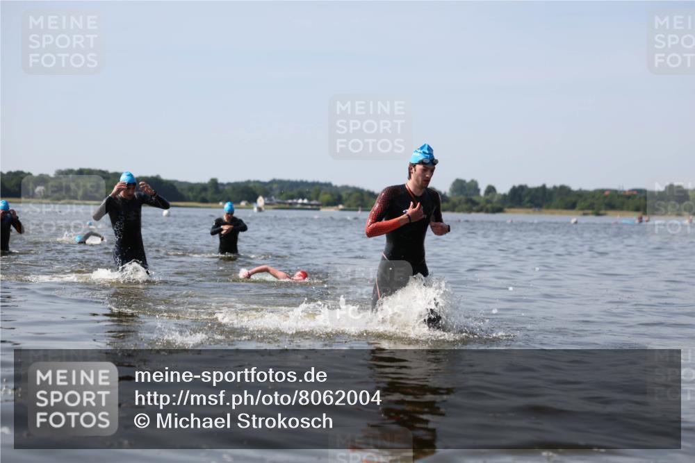 22.06.2025 - Viking Triathlon Michael Strokosch http://msf.ph/oto/8062004 22.06.2025 10:27:27 Schwimmen 1, 272, 286, 611 meine-sportfotos.de