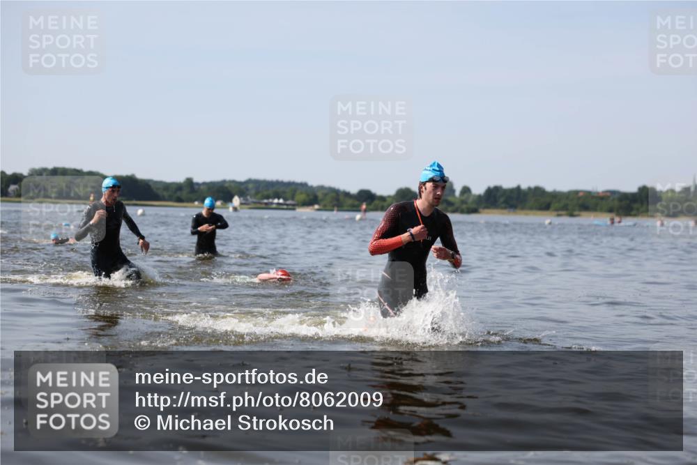 22.06.2025 - Viking Triathlon Michael Strokosch http://msf.ph/oto/8062009 22.06.2025 10:27:27 Schwimmen 1, 272, 286, 611 meine-sportfotos.de