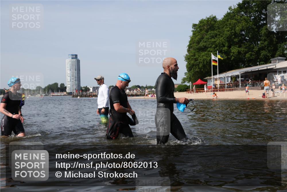 22.06.2025 - Viking Triathlon Michael Strokosch http://msf.ph/oto/8062013 22.06.2025 10:47:46 Schwimmen 71, 84, 183, 190, 223, 261, 285, 452, 606 meine-sportfotos.de