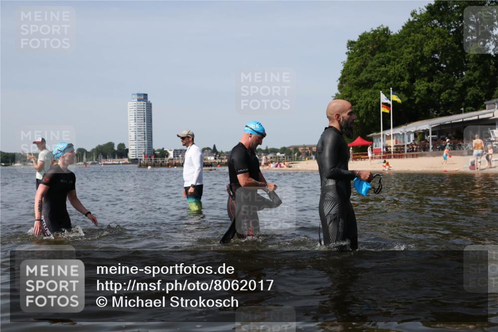 22.06.2025 - Viking Triathlon Michael Strokosch http://msf.ph/oto/8062017 22.06.2025 10:47:47 Schwimmen 71, 84, 183, 190, 223, 261, 285, 452, 606 meine-sportfotos.de