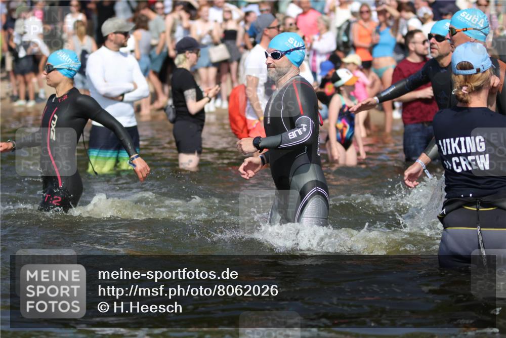 22.06.2025 - Viking Triathlon H.Heesch http://msf.ph/oto/8062026 22.06.2025 10:04:58 Schwimmen 29, 70, 72, 197, 248, 254, 295, 362, 394, 407, 411, 416, 423, 509, 527, 620 meine-sportfotos.de