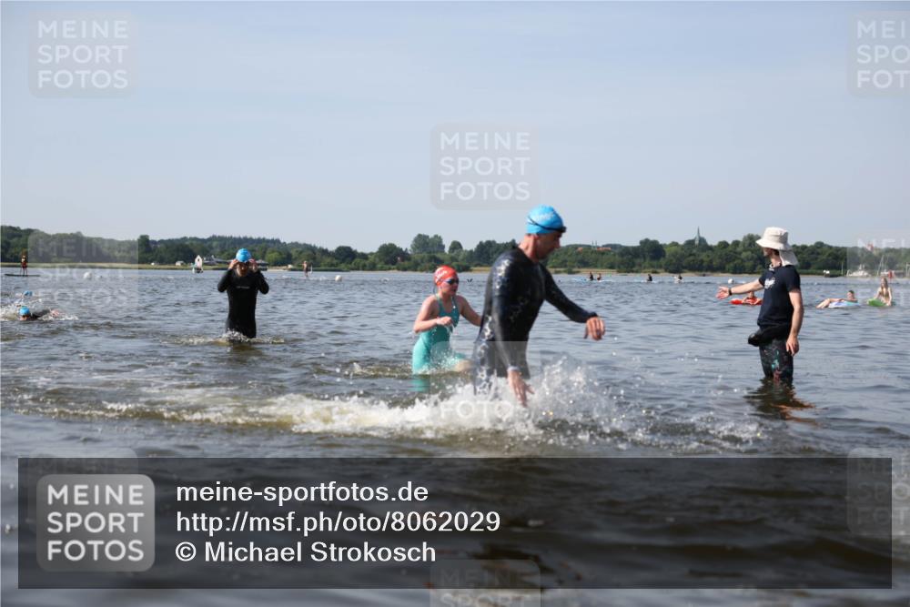22.06.2025 - Viking Triathlon Michael Strokosch http://msf.ph/oto/8062029 22.06.2025 10:27:31 Schwimmen 1, 176, 272, 286, 611 meine-sportfotos.de