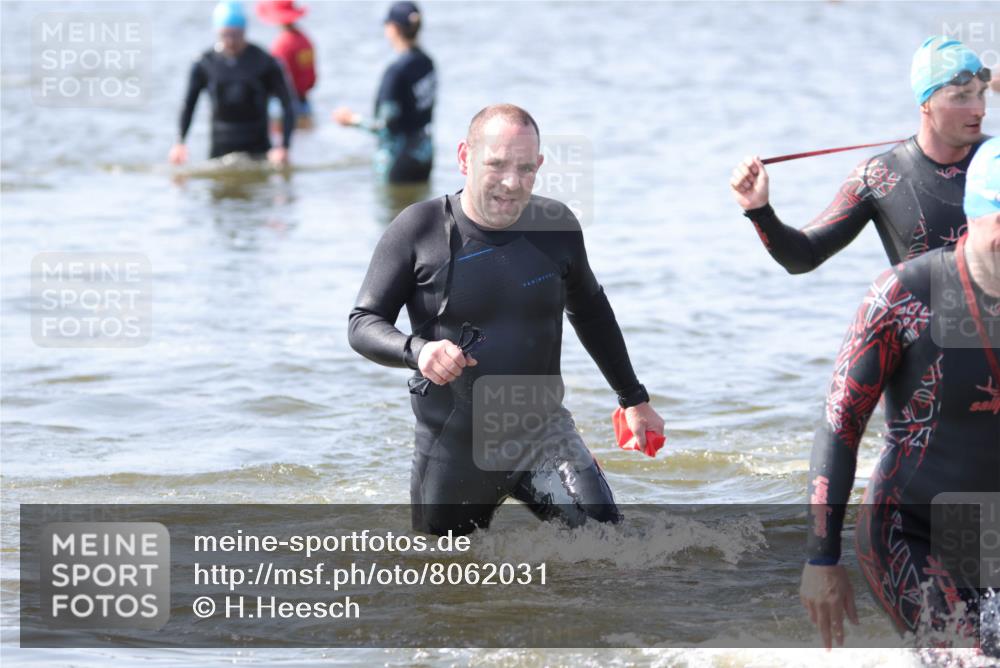 22.06.2025 - Viking Triathlon H.Heesch http://msf.ph/oto/8062031 22.06.2025 10:43:27 Schwimmen 115, 257, 410, 480, 483, 501, 620 meine-sportfotos.de