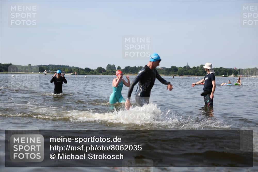 22.06.2025 - Viking Triathlon Michael Strokosch http://msf.ph/oto/8062035 22.06.2025 10:27:31 Schwimmen 1, 176, 272, 286, 611 meine-sportfotos.de