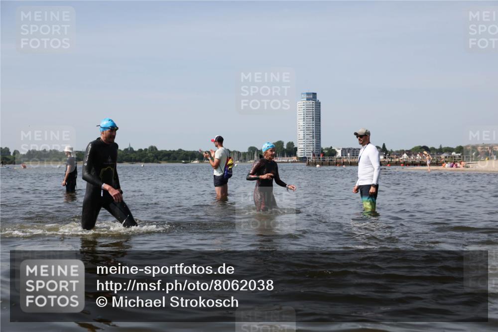 22.06.2025 - Viking Triathlon Michael Strokosch http://msf.ph/oto/8062038 22.06.2025 10:47:50 Schwimmen 71, 84, 190, 223, 261, 285, 452 meine-sportfotos.de
