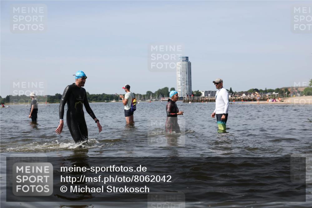 22.06.2025 - Viking Triathlon Michael Strokosch http://msf.ph/oto/8062042 22.06.2025 10:47:50 Schwimmen 71, 84, 190, 223, 261, 285, 452 meine-sportfotos.de