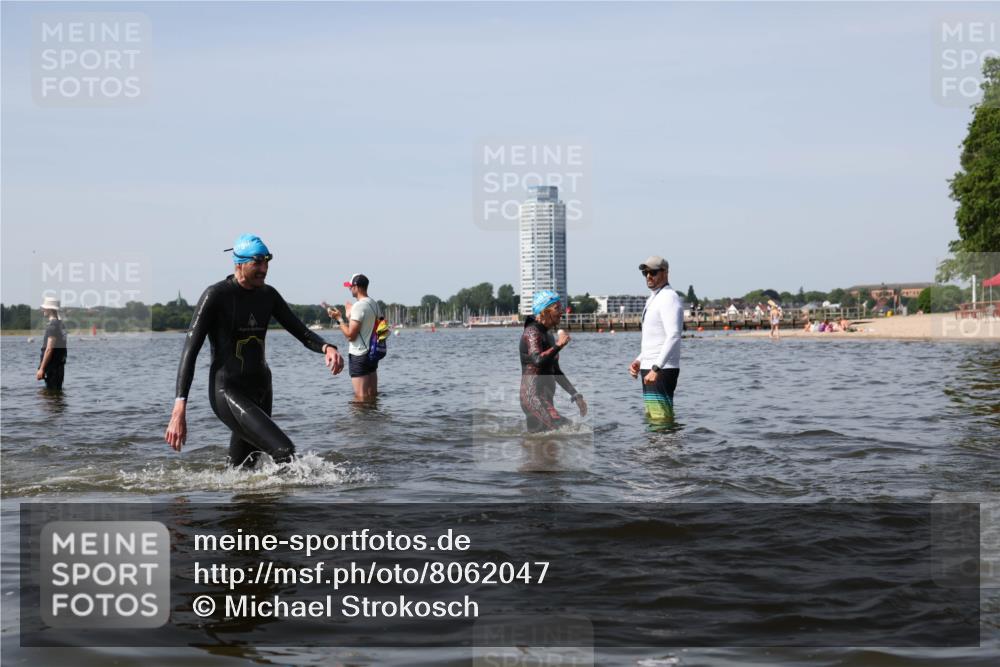 22.06.2025 - Viking Triathlon Michael Strokosch http://msf.ph/oto/8062047 22.06.2025 10:47:50 Schwimmen 71, 84, 190, 223, 261, 285, 452 meine-sportfotos.de