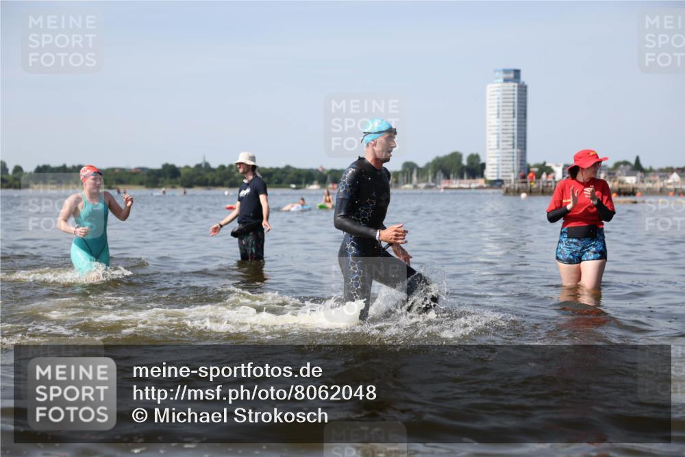 22.06.2025 - Viking Triathlon Michael Strokosch http://msf.ph/oto/8062048 22.06.2025 10:27:32 Schwimmen 1, 176, 272, 286, 611 meine-sportfotos.de