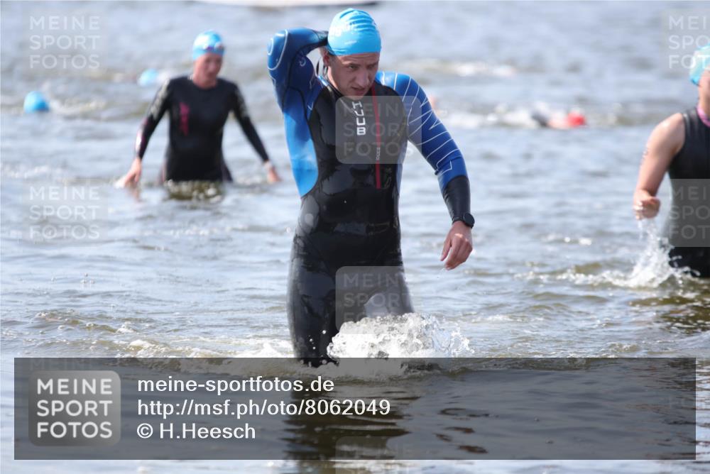 22.06.2025 - Viking Triathlon H.Heesch http://msf.ph/oto/8062049 22.06.2025 10:43:34 Schwimmen 257, 410, 480, 501, 531, 620 meine-sportfotos.de