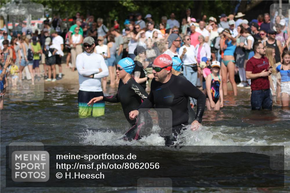 22.06.2025 - Viking Triathlon H.Heesch http://msf.ph/oto/8062056 22.06.2025 10:05:03 Schwimmen 197, 232, 254, 295, 362, 386, 394, 407, 416, 423, 500, 509, 527, 605, 620 meine-sportfotos.de