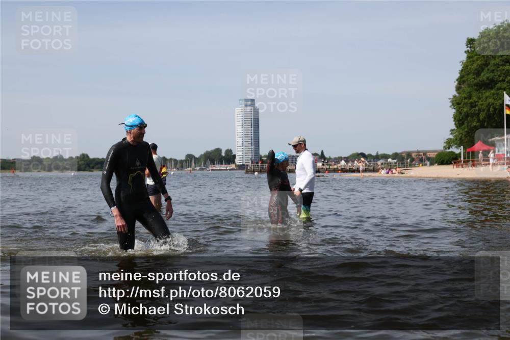22.06.2025 - Viking Triathlon Michael Strokosch http://msf.ph/oto/8062059 22.06.2025 10:47:51 Schwimmen 71, 84, 190, 223, 261, 285, 452 meine-sportfotos.de