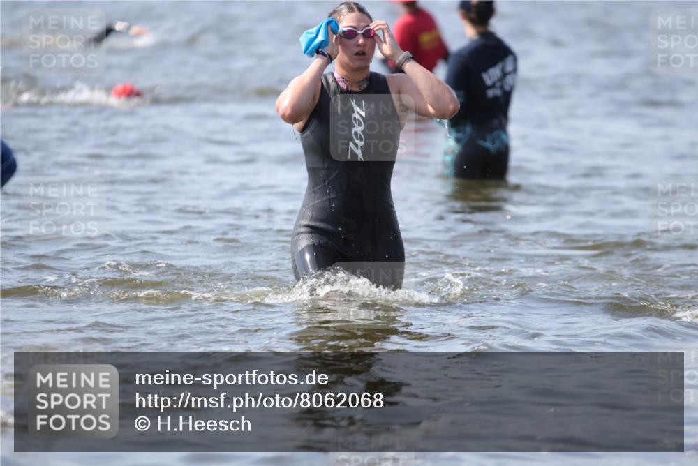 22.06.2025 - Viking Triathlon H.Heesch http://msf.ph/oto/8062068 22.06.2025 10:43:36 Schwimmen 257, 410, 480, 501, 531, 620 meine-sportfotos.de
