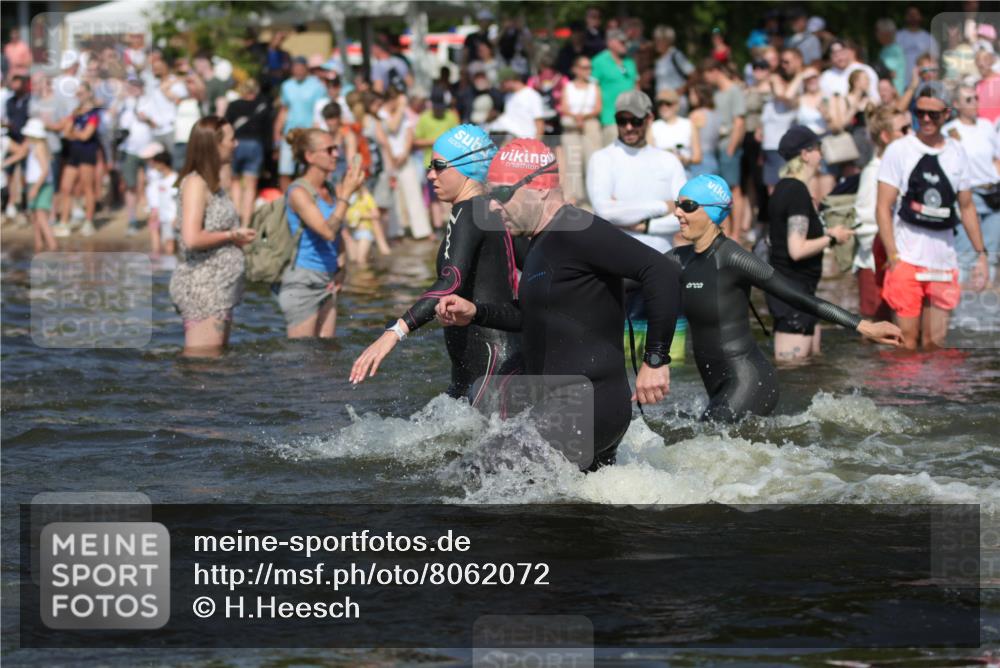 22.06.2025 - Viking Triathlon H.Heesch http://msf.ph/oto/8062072 22.06.2025 10:05:04 Schwimmen 197, 232, 254, 362, 386, 388, 394, 395, 407, 416, 423, 500, 527, 605, 620 meine-sportfotos.de