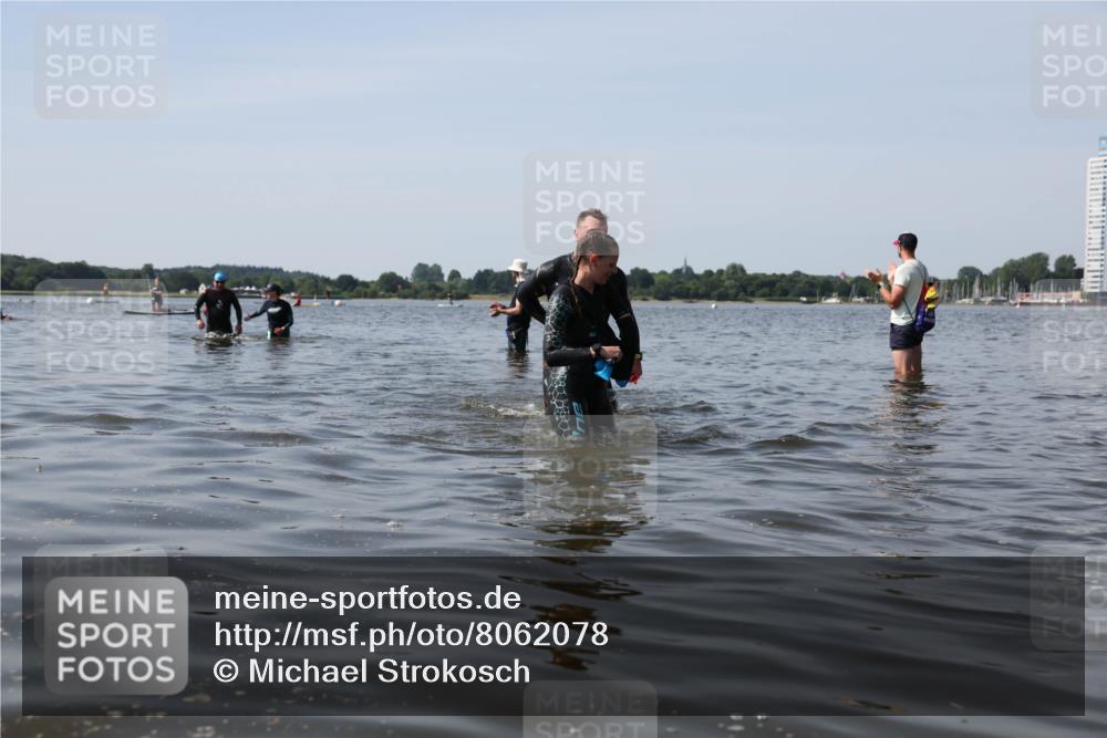 22.06.2025 - Viking Triathlon Michael Strokosch http://msf.ph/oto/8062078 22.06.2025 10:48:07 Schwimmen 37, 364 meine-sportfotos.de