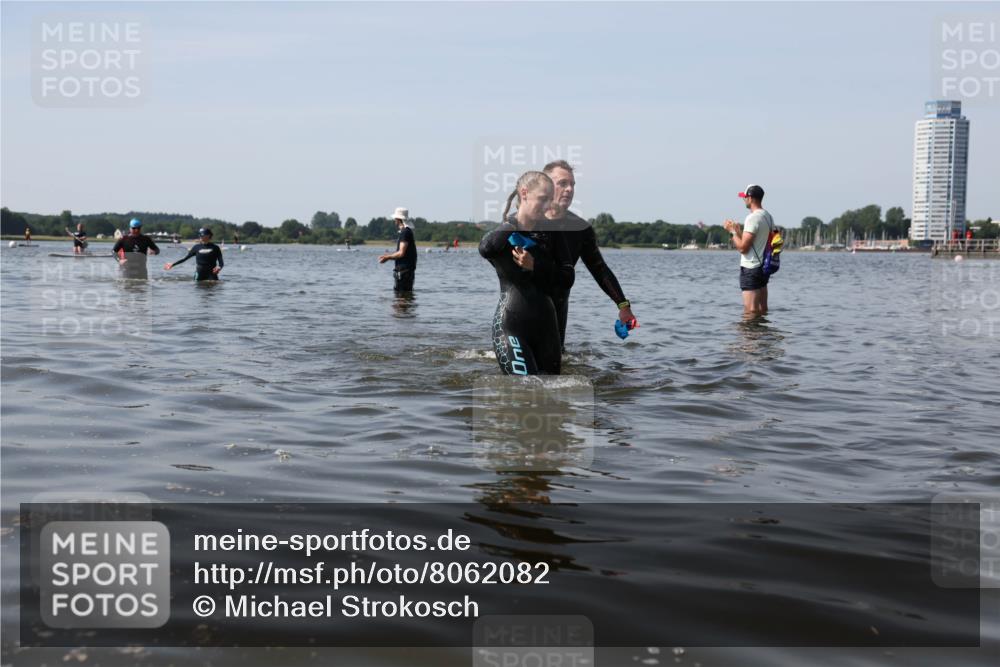 22.06.2025 - Viking Triathlon Michael Strokosch http://msf.ph/oto/8062082 22.06.2025 10:48:08 Schwimmen 37, 364 meine-sportfotos.de