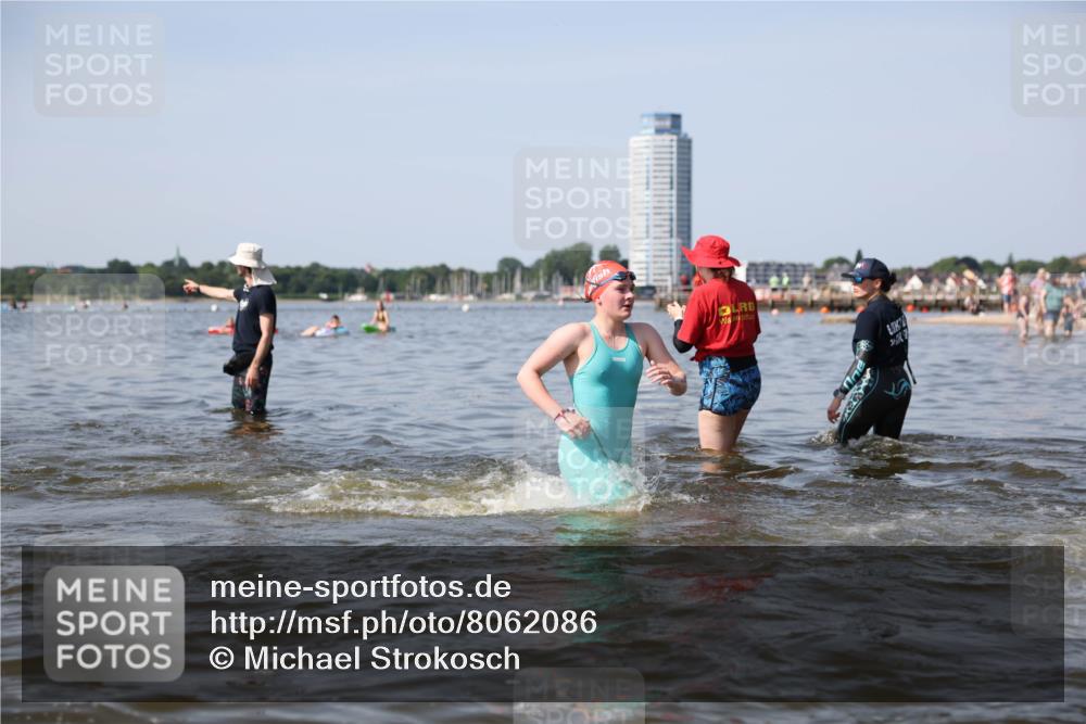 22.06.2025 - Viking Triathlon Michael Strokosch http://msf.ph/oto/8062086 22.06.2025 10:27:35 Schwimmen 1, 176, 272, 286, 611 meine-sportfotos.de