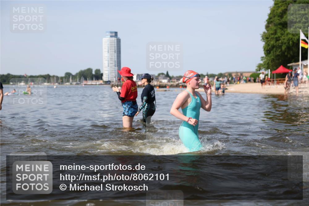 22.06.2025 - Viking Triathlon Michael Strokosch http://msf.ph/oto/8062101 22.06.2025 10:27:36 Schwimmen 1, 176, 272, 286, 611 meine-sportfotos.de