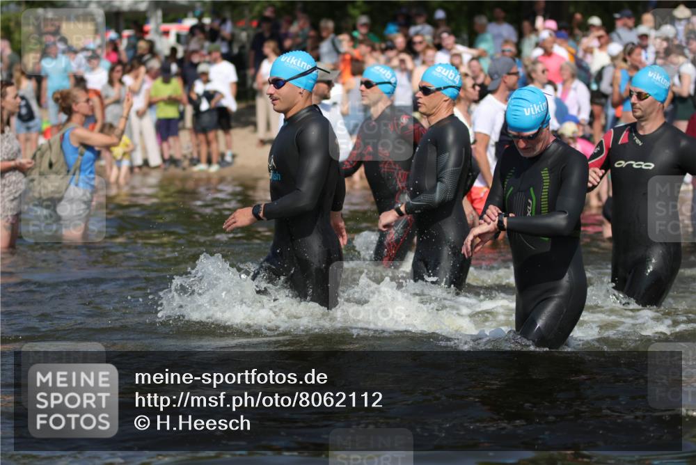 22.06.2025 - Viking Triathlon H.Heesch http://msf.ph/oto/8062112 22.06.2025 10:05:07 Schwimmen 94, 197, 232, 291, 362, 386, 388, 395, 407, 416, 423, 500, 605, 620, 627 meine-sportfotos.de