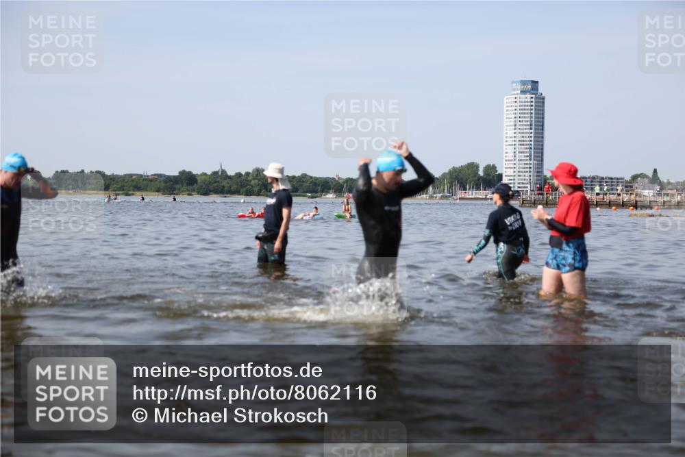 22.06.2025 - Viking Triathlon Michael Strokosch http://msf.ph/oto/8062116 22.06.2025 10:27:38 Schwimmen 1, 176, 230, 272, 286, 611 meine-sportfotos.de