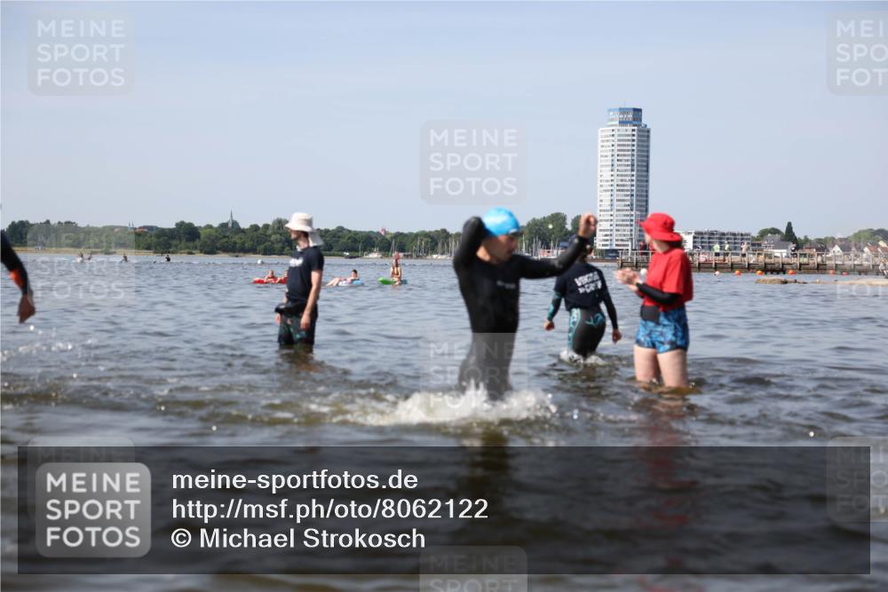 22.06.2025 - Viking Triathlon Michael Strokosch http://msf.ph/oto/8062122 22.06.2025 10:27:38 Schwimmen 1, 176, 230, 272, 286, 611 meine-sportfotos.de