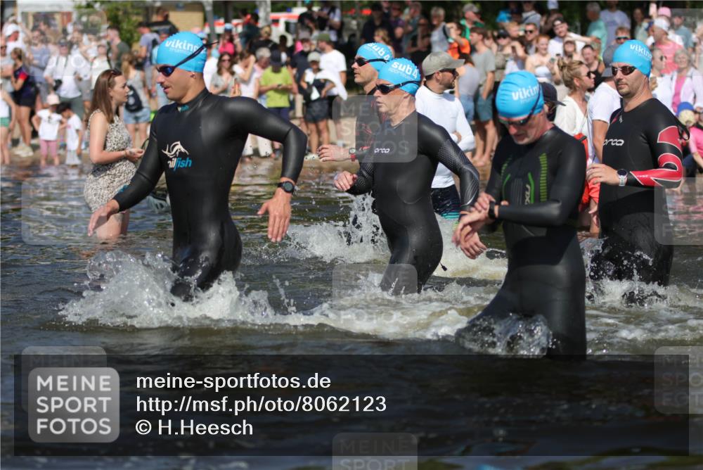 22.06.2025 - Viking Triathlon H.Heesch http://msf.ph/oto/8062123 22.06.2025 10:05:08 Schwimmen 94, 197, 232, 291, 386, 388, 395, 407, 416, 423, 500, 605, 620, 627 meine-sportfotos.de