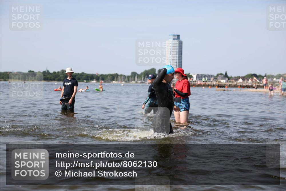 22.06.2025 - Viking Triathlon Michael Strokosch http://msf.ph/oto/8062130 22.06.2025 10:27:38 Schwimmen 1, 176, 230, 272, 286, 611 meine-sportfotos.de
