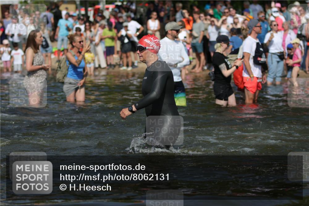 22.06.2025 - Viking Triathlon H.Heesch http://msf.ph/oto/8062131 22.06.2025 10:05:10 Schwimmen 94, 171, 172, 232, 291, 346, 386, 388, 389, 395, 407, 418, 500, 605, 627 meine-sportfotos.de