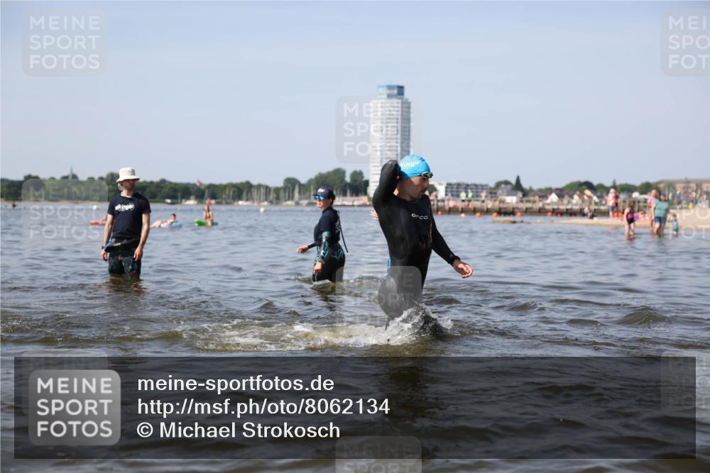22.06.2025 - Viking Triathlon Michael Strokosch http://msf.ph/oto/8062134 22.06.2025 10:27:38 Schwimmen 1, 176, 230, 272, 286, 611 meine-sportfotos.de