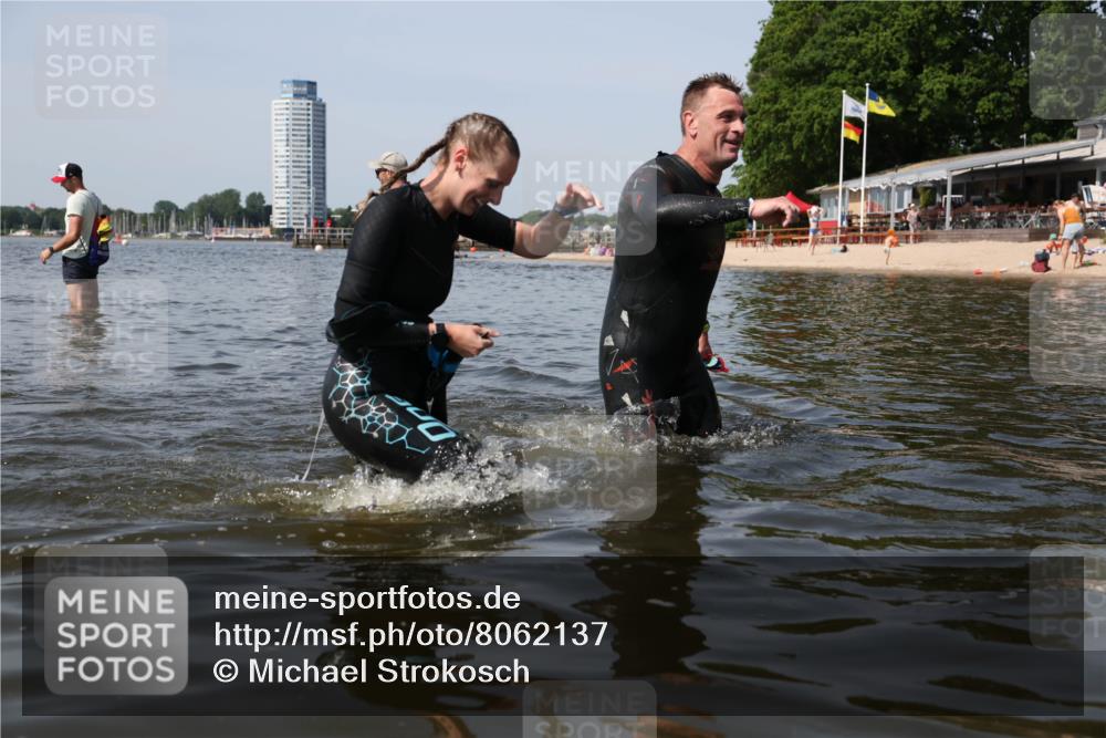 22.06.2025 - Viking Triathlon Michael Strokosch http://msf.ph/oto/8062137 22.06.2025 10:48:12 Schwimmen 37, 364 meine-sportfotos.de
