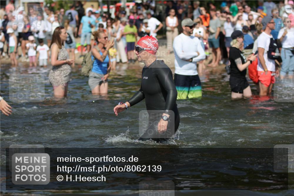 22.06.2025 - Viking Triathlon H.Heesch http://msf.ph/oto/8062139 22.06.2025 10:05:10 Schwimmen 94, 171, 172, 232, 291, 346, 386, 388, 389, 395, 407, 418, 500, 605, 627 meine-sportfotos.de