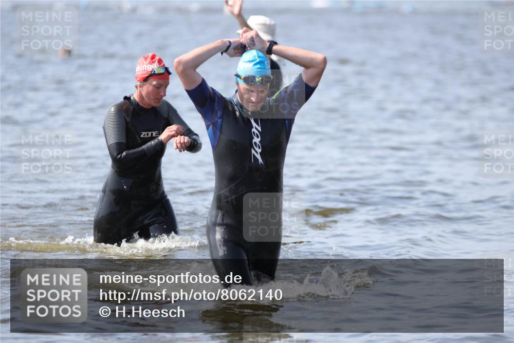 22.06.2025 - Viking Triathlon H.Heesch http://msf.ph/oto/8062140 22.06.2025 10:43:57 Schwimmen 41, 123, 249, 343, 362, 442, 627, 637, 650 meine-sportfotos.de