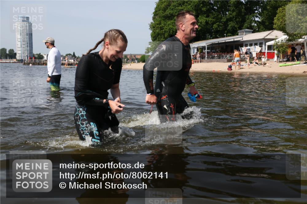 22.06.2025 - Viking Triathlon Michael Strokosch http://msf.ph/oto/8062141 22.06.2025 10:48:13 Schwimmen 37, 364, 471 meine-sportfotos.de