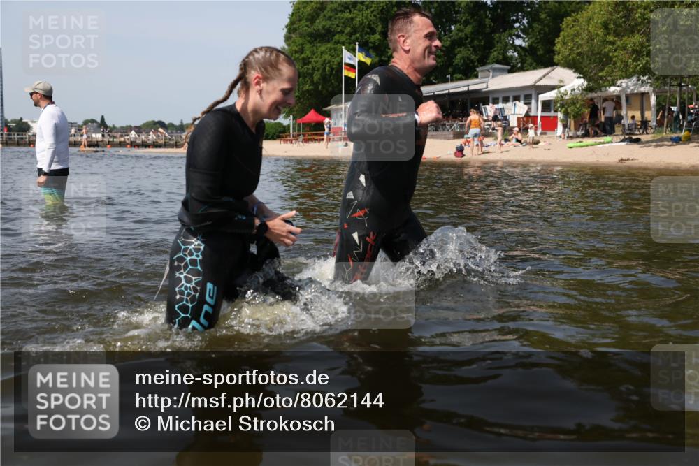 22.06.2025 - Viking Triathlon Michael Strokosch http://msf.ph/oto/8062144 22.06.2025 10:48:13 Schwimmen 37, 364, 471 meine-sportfotos.de