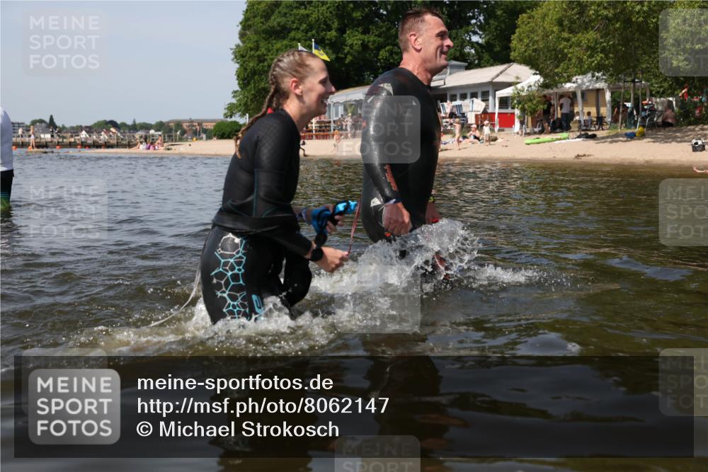 22.06.2025 - Viking Triathlon Michael Strokosch http://msf.ph/oto/8062147 22.06.2025 10:48:13 Schwimmen 37, 364, 471 meine-sportfotos.de