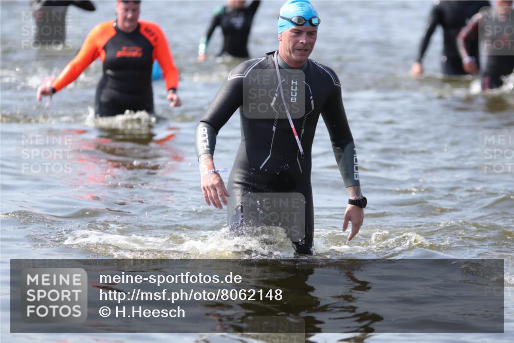 22.06.2025 - Viking Triathlon H.Heesch http://msf.ph/oto/8062148 22.06.2025 10:43:59 Schwimmen 41, 123, 249, 343, 362, 442, 467, 627, 637, 650 meine-sportfotos.de