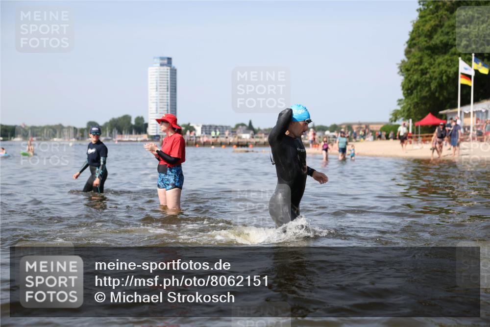 22.06.2025 - Viking Triathlon Michael Strokosch http://msf.ph/oto/8062151 22.06.2025 10:27:39 Schwimmen 1, 176, 198, 230, 272, 611 meine-sportfotos.de