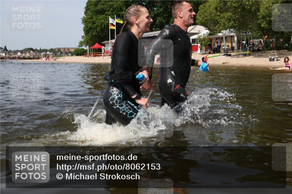 22.06.2025 - Viking Triathlon Michael Strokosch http://msf.ph/oto/8062153 22.06.2025 10:48:13 Schwimmen 37, 364, 471 meine-sportfotos.de