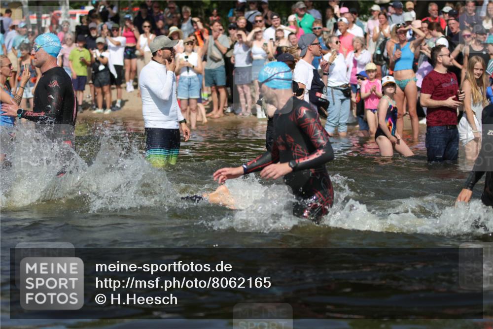 22.06.2025 - Viking Triathlon H.Heesch http://msf.ph/oto/8062165 22.06.2025 10:05:13 Schwimmen 94, 171, 172, 232, 291, 346, 386, 388, 389, 395, 418, 500, 605, 627 meine-sportfotos.de