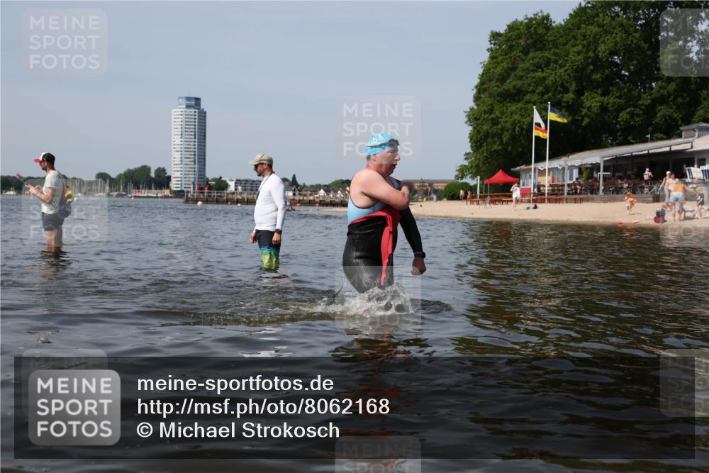 22.06.2025 - Viking Triathlon Michael Strokosch http://msf.ph/oto/8062168 22.06.2025 10:48:25 Schwimmen 471, 494 meine-sportfotos.de