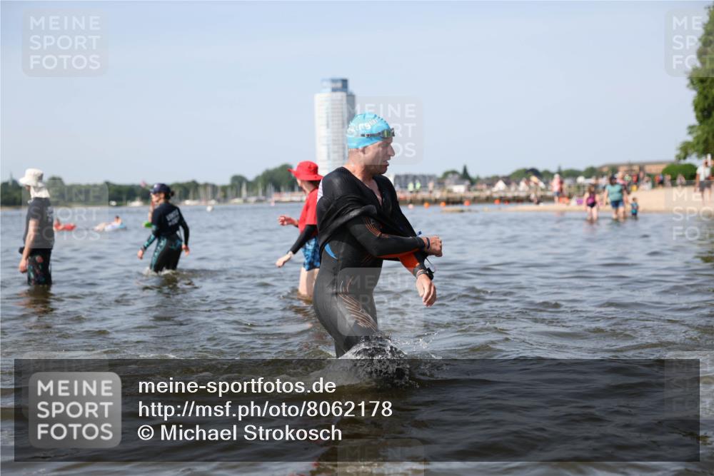 22.06.2025 - Viking Triathlon Michael Strokosch http://msf.ph/oto/8062178 22.06.2025 10:27:42 Schwimmen 1, 176, 198, 230, 272, 534, 611 meine-sportfotos.de