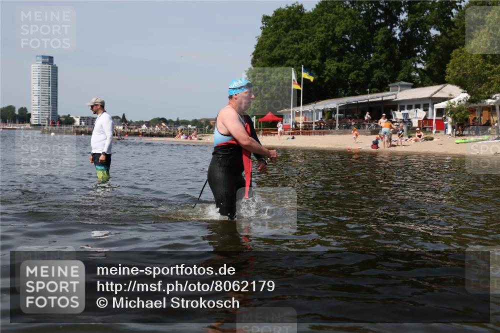 22.06.2025 - Viking Triathlon Michael Strokosch http://msf.ph/oto/8062179 22.06.2025 10:48:26 Schwimmen 471, 494 meine-sportfotos.de