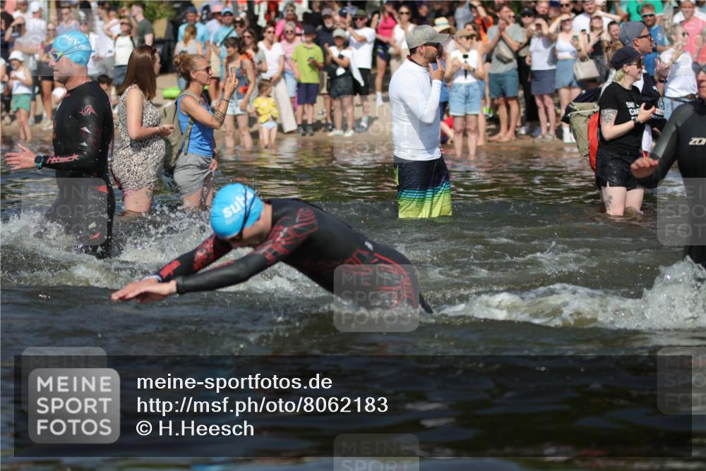 22.06.2025 - Viking Triathlon H.Heesch http://msf.ph/oto/8062183 22.06.2025 10:05:14 Schwimmen 57, 59, 94, 138, 171, 172, 291, 346, 388, 389, 395, 418, 536, 627 meine-sportfotos.de